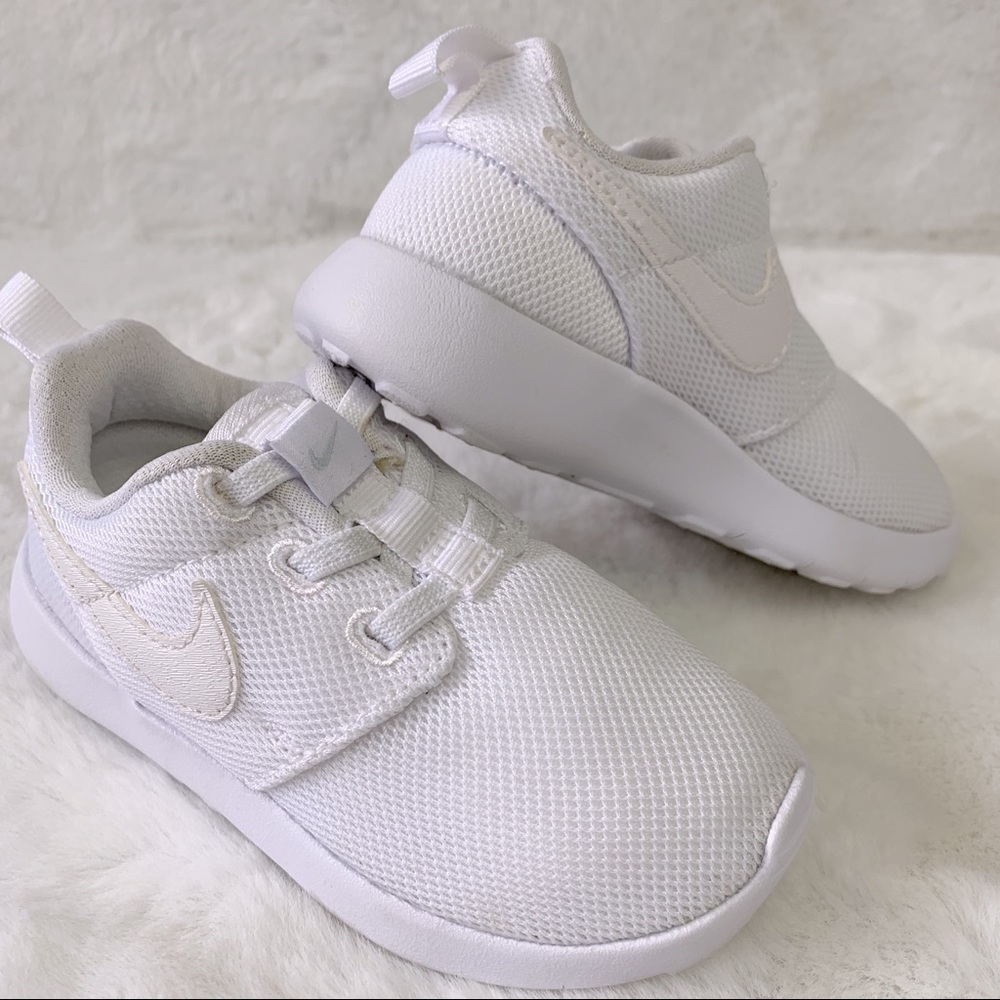 Nike Roshe White US9 - EU26
